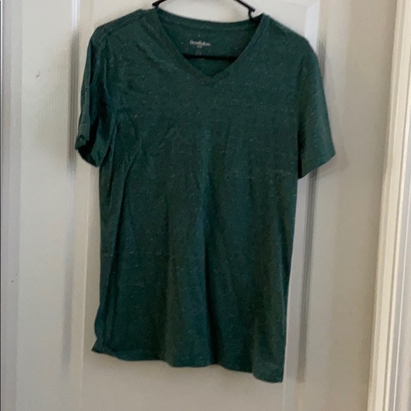 Green t-shirt - Picture 1 of 1